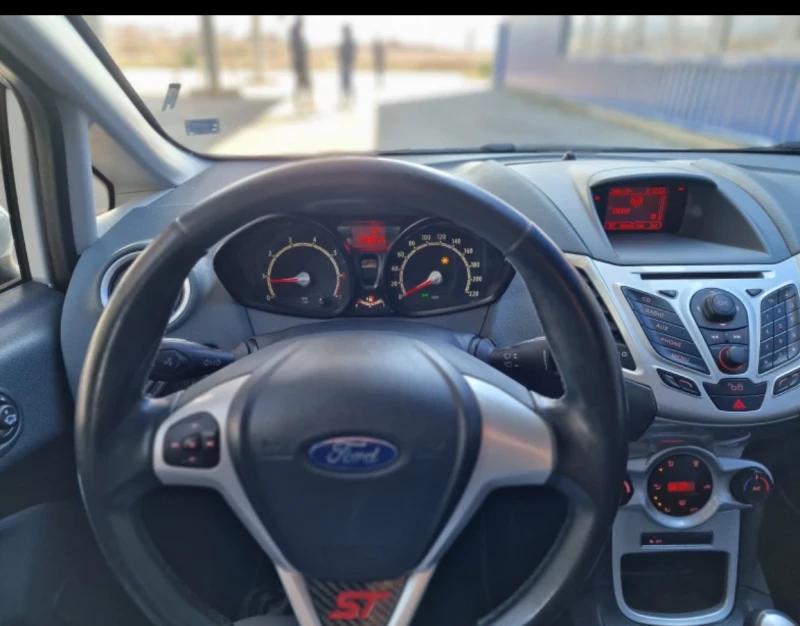 Ford Fiesta 1.6 120, снимка 5 - Автомобили и джипове - 52435692