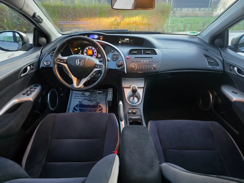 Honda Civic 1.8 V-TEC ГАЗ , снимка 9 - Автомобили и джипове - 52433961