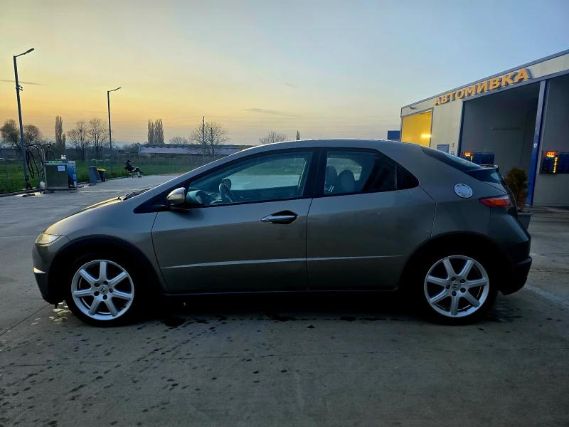 Honda Civic 1.8 V-TEC ГАЗ , снимка 7 - Автомобили и джипове - 52433961