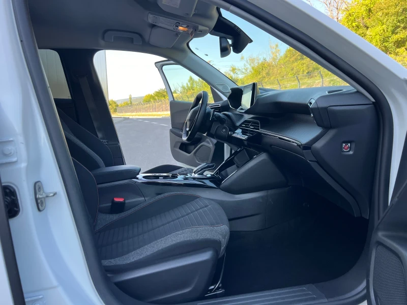 Peugeot 2008 1.2i* ALLURE* AUTO EAT8, снимка 10 - Автомобили и джипове - 52855196
