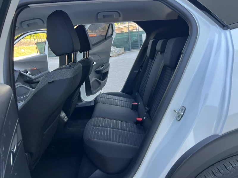 Peugeot 2008 1.2i* ALLURE* AUTO EAT8, снимка 13 - Автомобили и джипове - 52855196