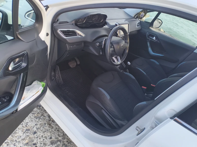 Peugeot 208 1.6 HDI, снимка 7 - Автомобили и джипове - 52976434