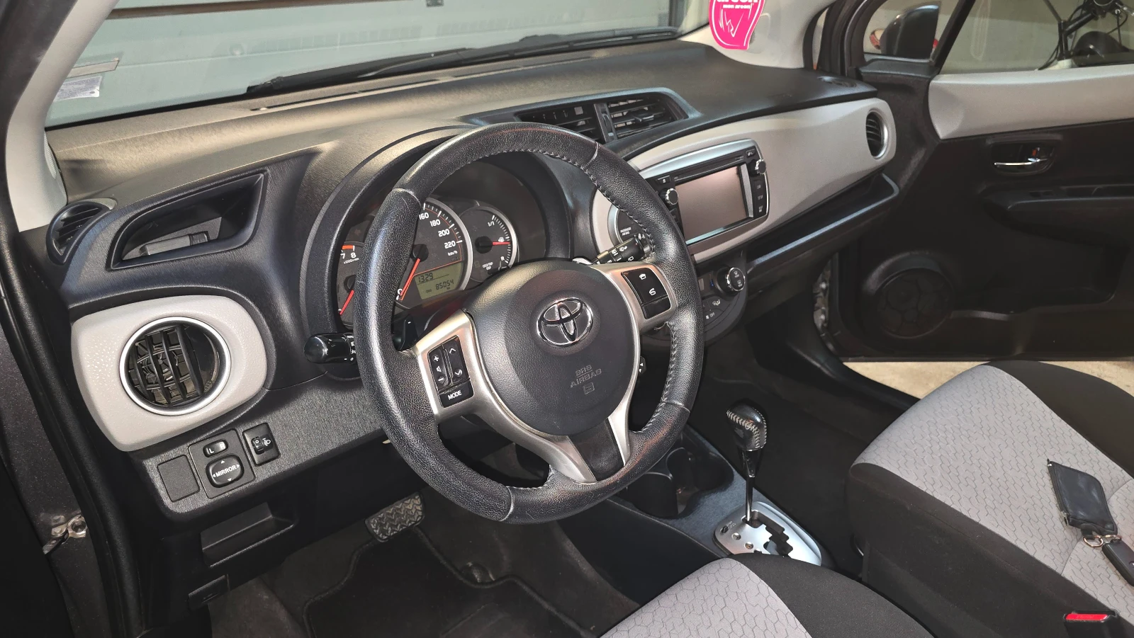 Toyota Yaris  - изображение 9
