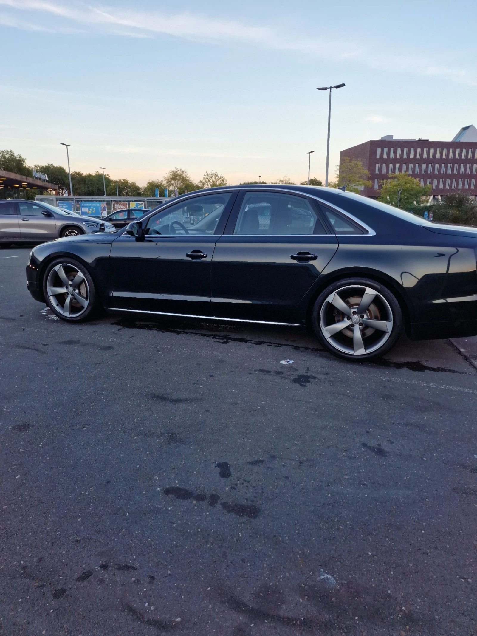 Audi A8 D4 4.2 TDI V8 - изображение 3