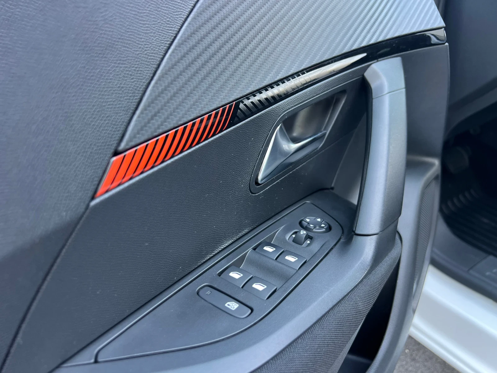 Peugeot 2008 1.2i* ALLURE* AUTO EAT8 | Mobile.bg � ����������� 14