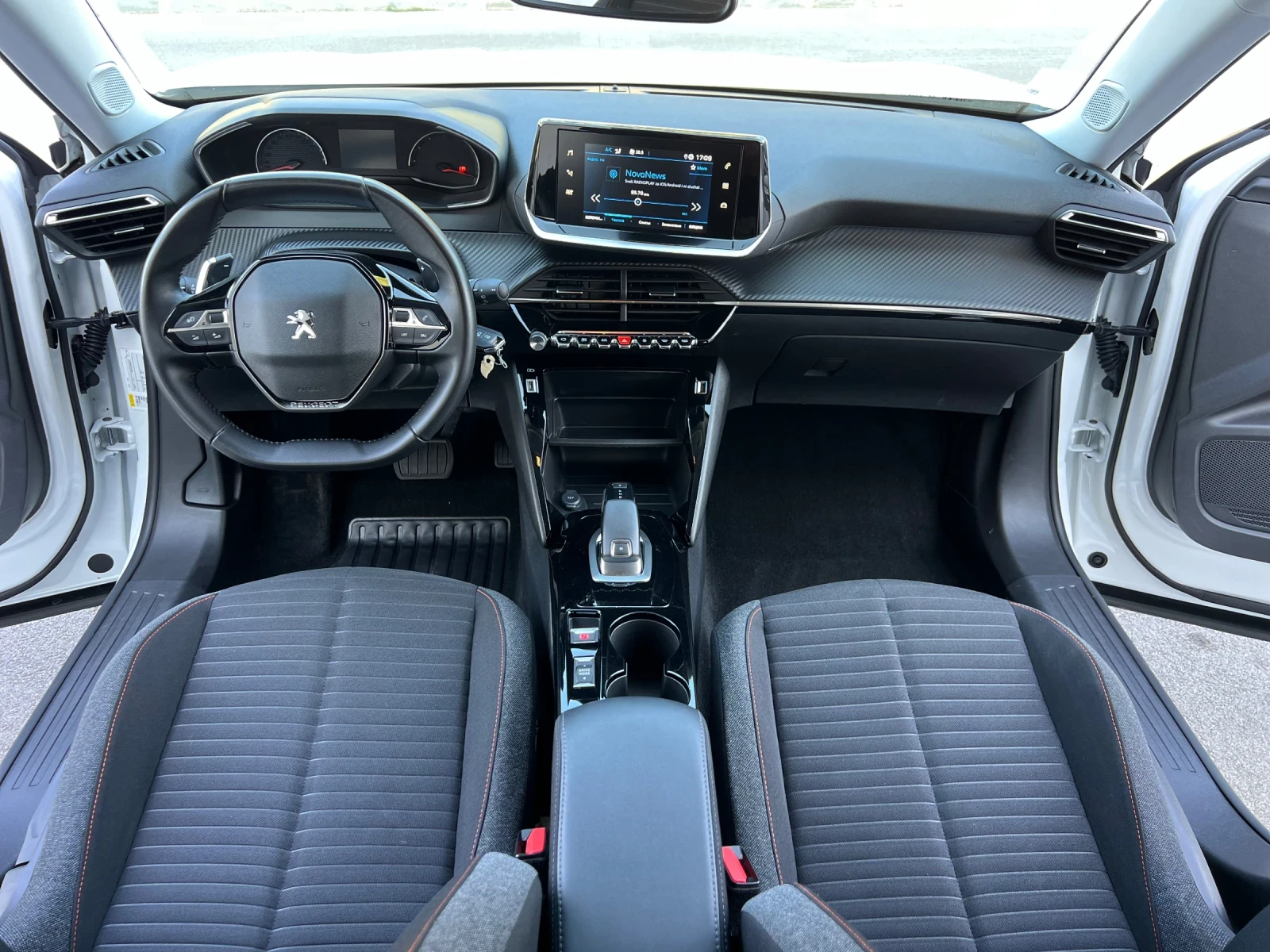 Peugeot 2008 1.2i* ALLURE* AUTO EAT8 | Mobile.bg � ����������� 9