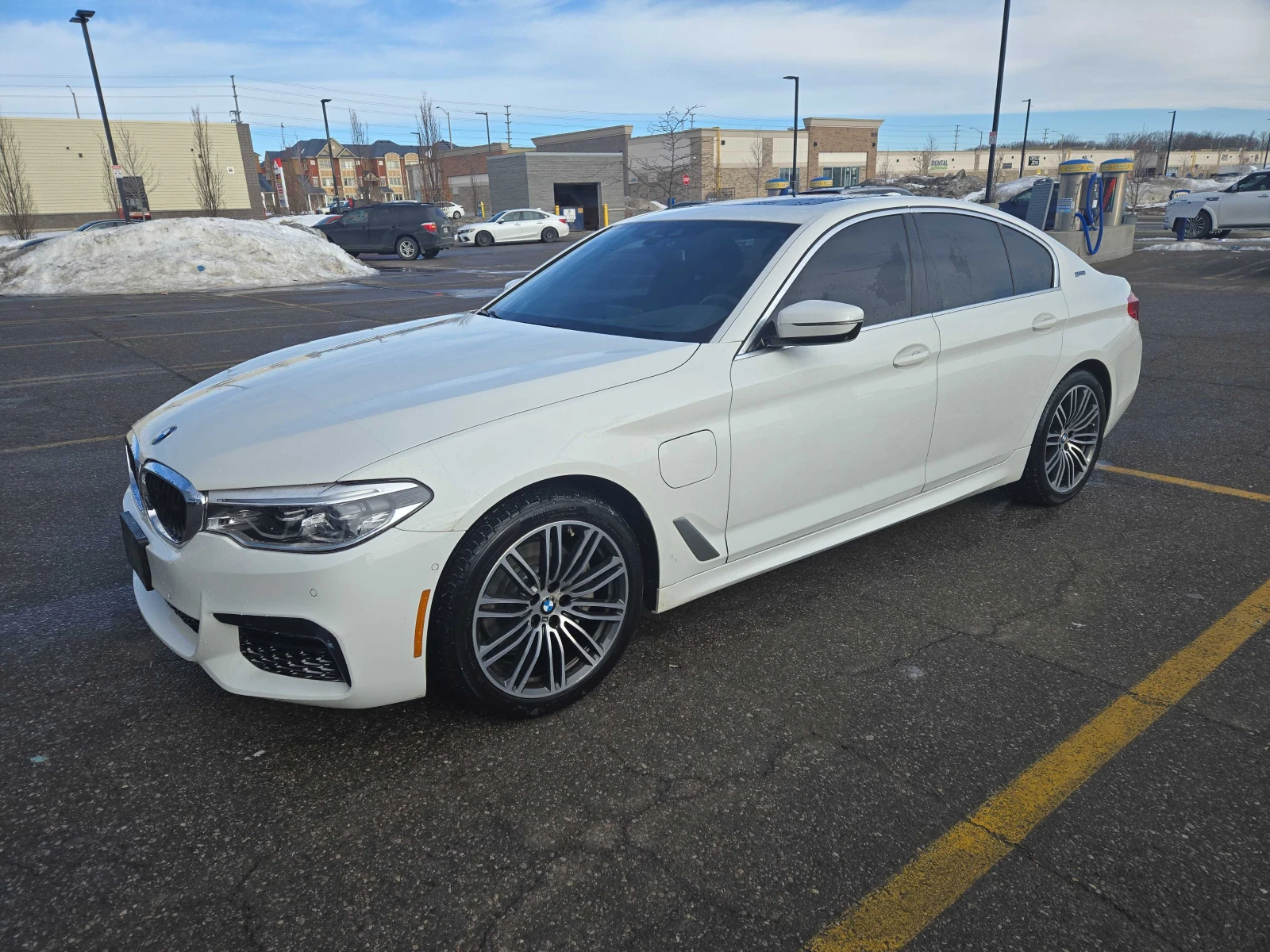 BMW 530E M ПАКЕТ * * CARFAX * * АВТО КРЕДИТ * * 