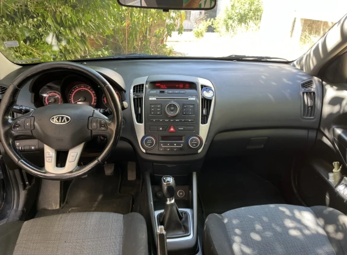 Kia Ceed, снимка 6 - Автомобили и джипове - 53845736