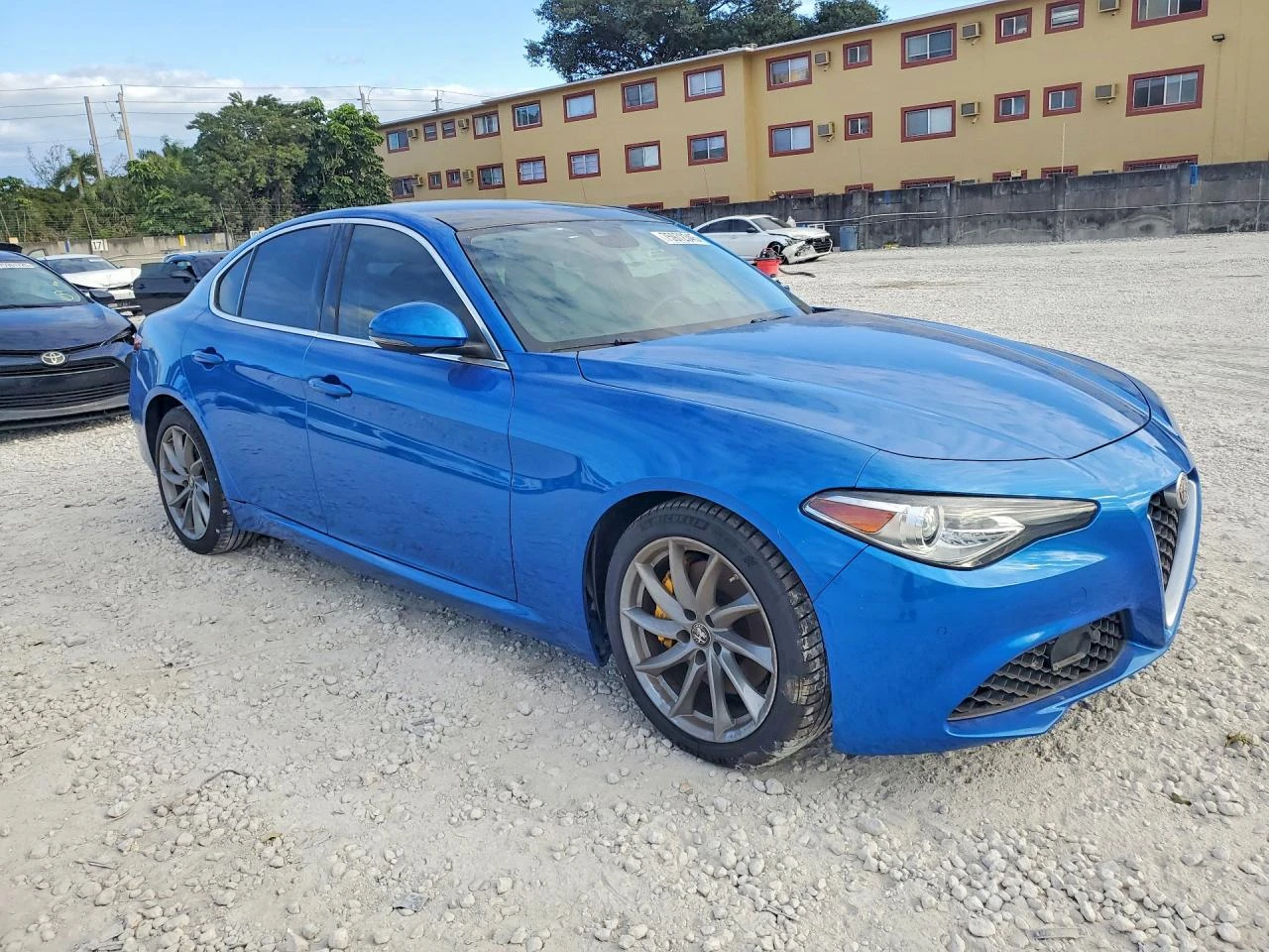 Alfa Romeo Giulia 2.0l Ti, снимка 4 - Автомобили и джипове - 55591332