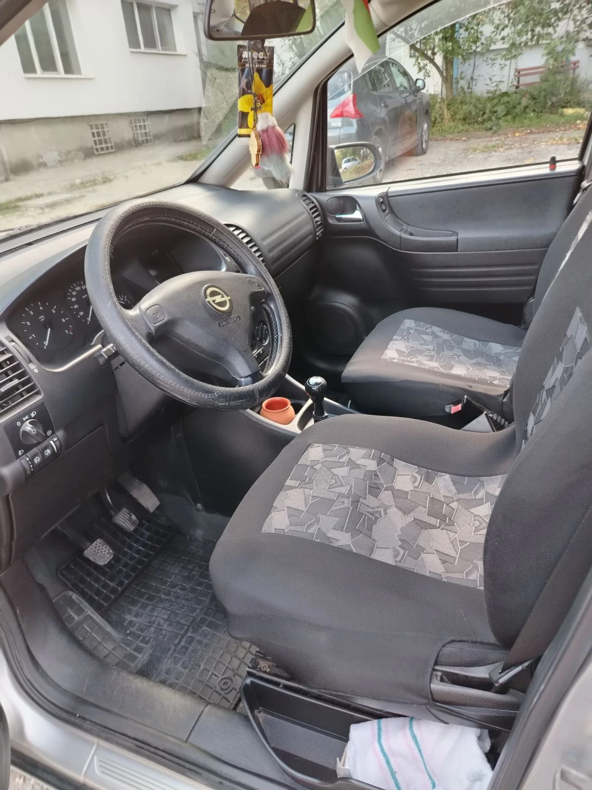 Opel Zafira, снимка 5 - Автомобили и джипове - 56299734