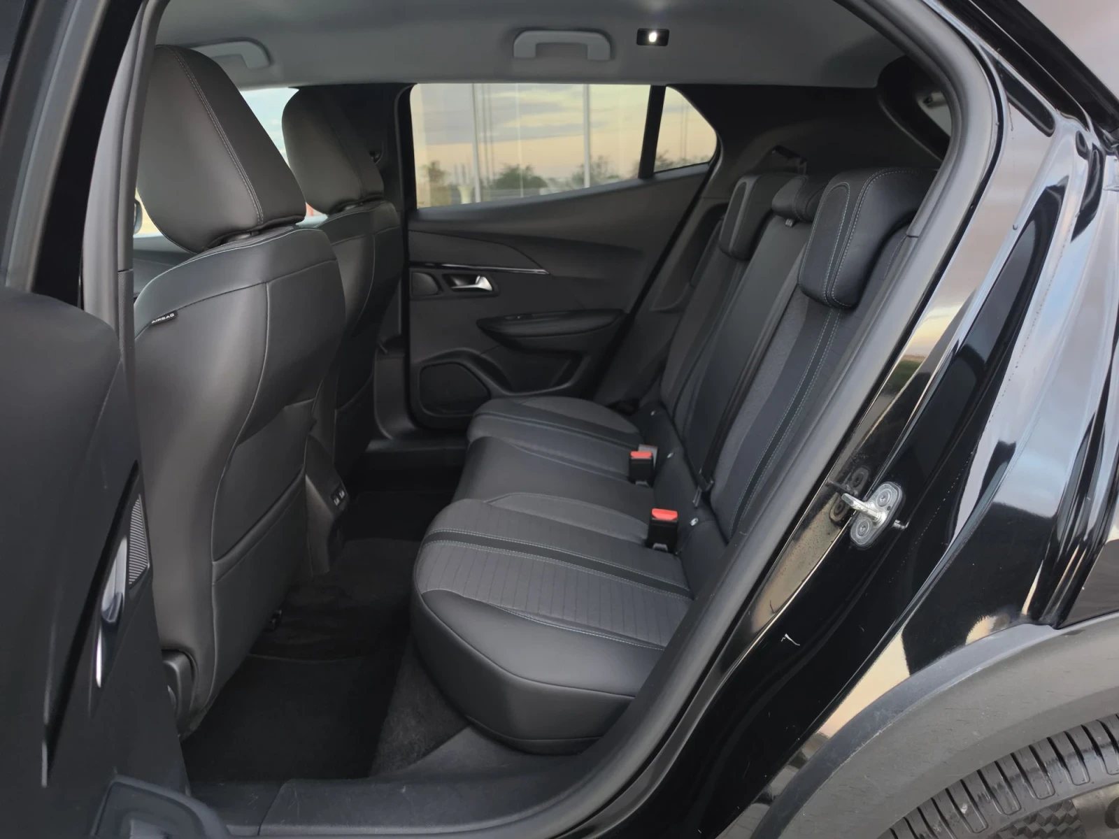 Peugeot 2008 50kw/* * 77000KM* * FUL SERVICE, снимка 11 - Автомобили и джипове - 56332037