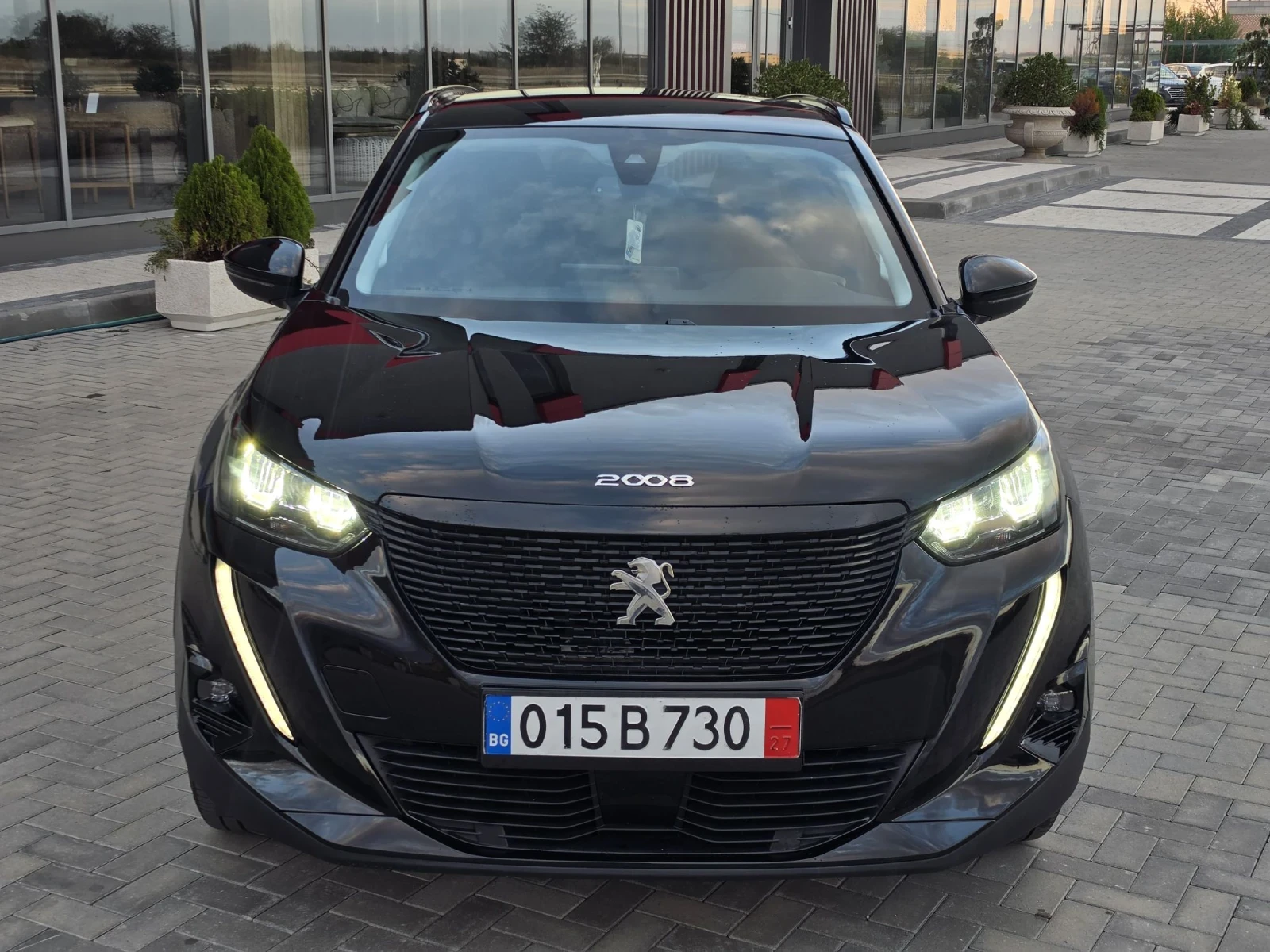 Peugeot 2008 50kw/* * 77000KM* * FUL SERVICE, снимка 2 - Автомобили и джипове - 56332037