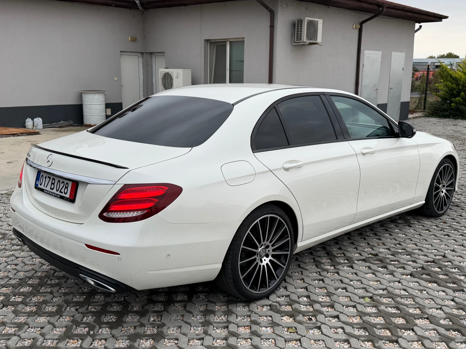 Mercedes-Benz E 350, снимка 4 - Автомобили и джипове - 56747572