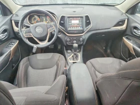 Jeep Cherokee 3.2L 6 4x4 w/Front Whl Drv, снимка 9