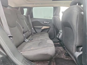 Jeep Cherokee 3.2L 6 4x4 w/Front Whl Drv, снимка 12