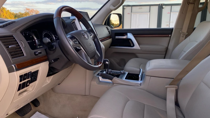 Toyota Land cruiser 5.7 V8 VXR , снимка 10 - Автомобили и джипове - 52214894