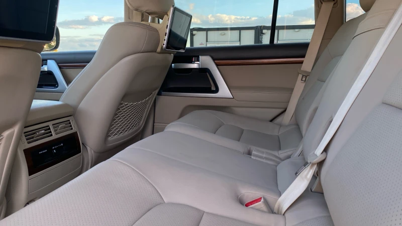 Toyota Land cruiser 5.7 V8 VXR , снимка 12 - Автомобили и джипове - 52214894