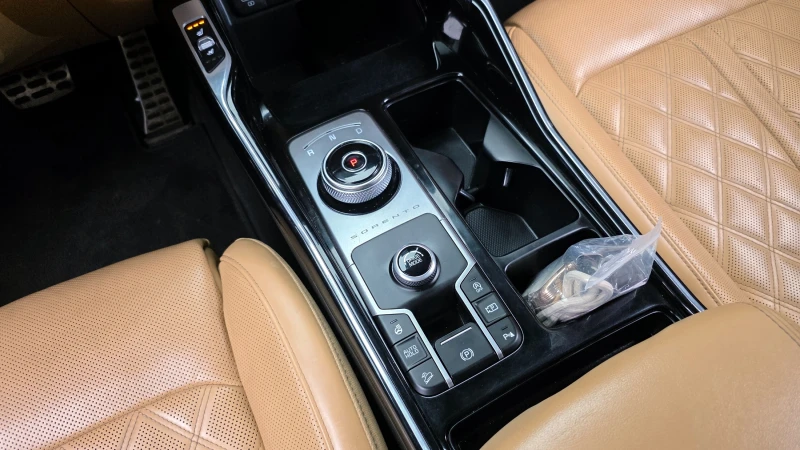 Kia Sorento 2.2CRDI/Пълна сервизна !!!, снимка 9 - Автомобили и джипове - 53373765