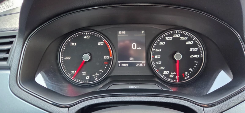 Seat Arona 1.6 TDI АВТОМАТИК, снимка 11 - Автомобили и джипове - 53538922