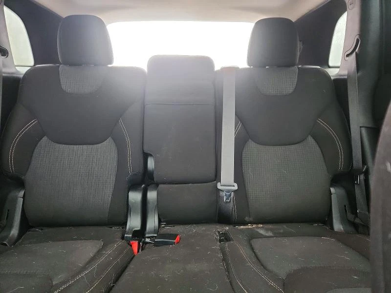 Jeep Cherokee 3.2L 6 4x4 w/Front Whl Drv, снимка 11 - Автомобили и джипове - 53964296