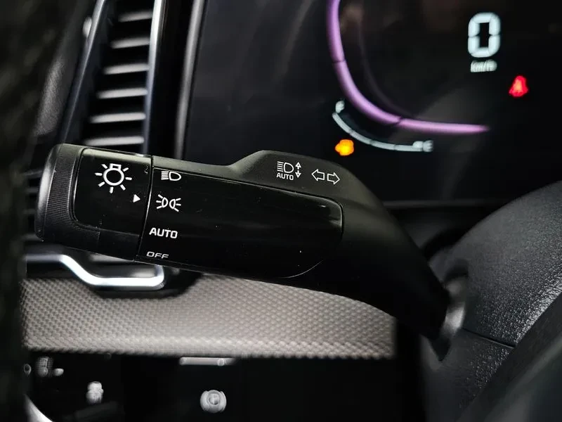 Kia Sportage 2.0 CRDi 4WD, снимка 17 - Автомобили и джипове - 54276454