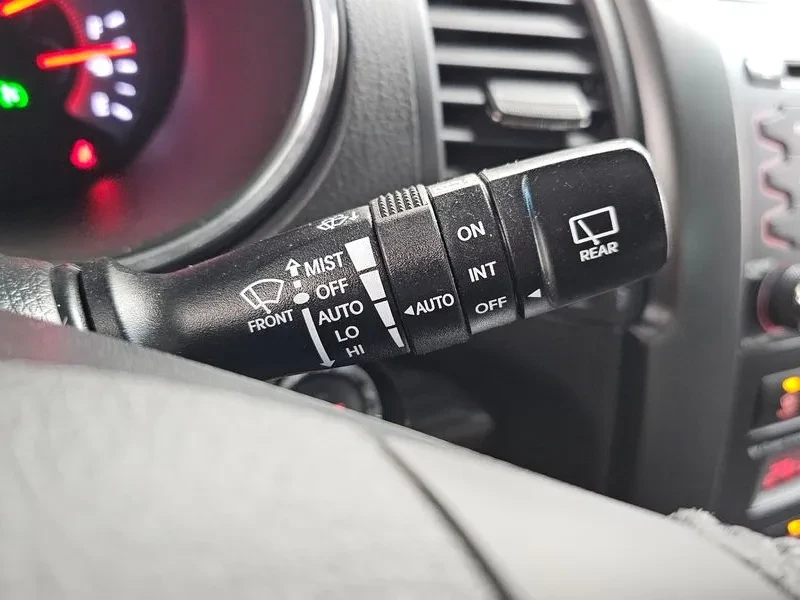 Kia Sorento  R Diesel 2.0 2Wd, снимка 17 - Автомобили и джипове - 56066177