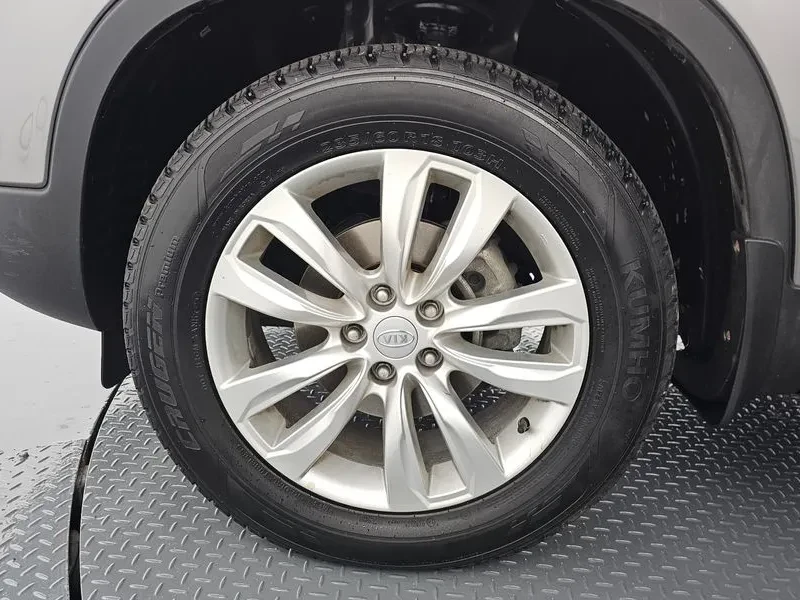 Kia Sorento  R Diesel 2.0 2Wd, снимка 5 - Автомобили и джипове - 56066177