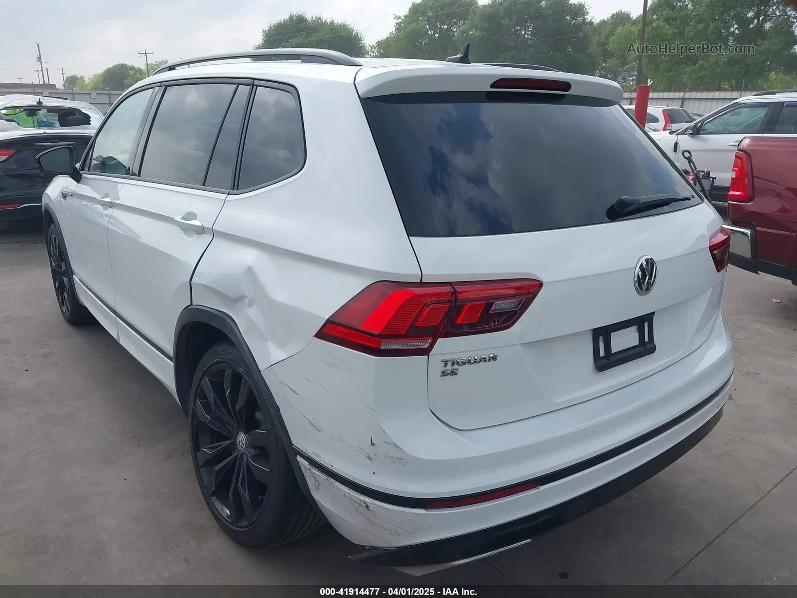 VW Tiguan 2.0T SE R-LINE - изображение 7