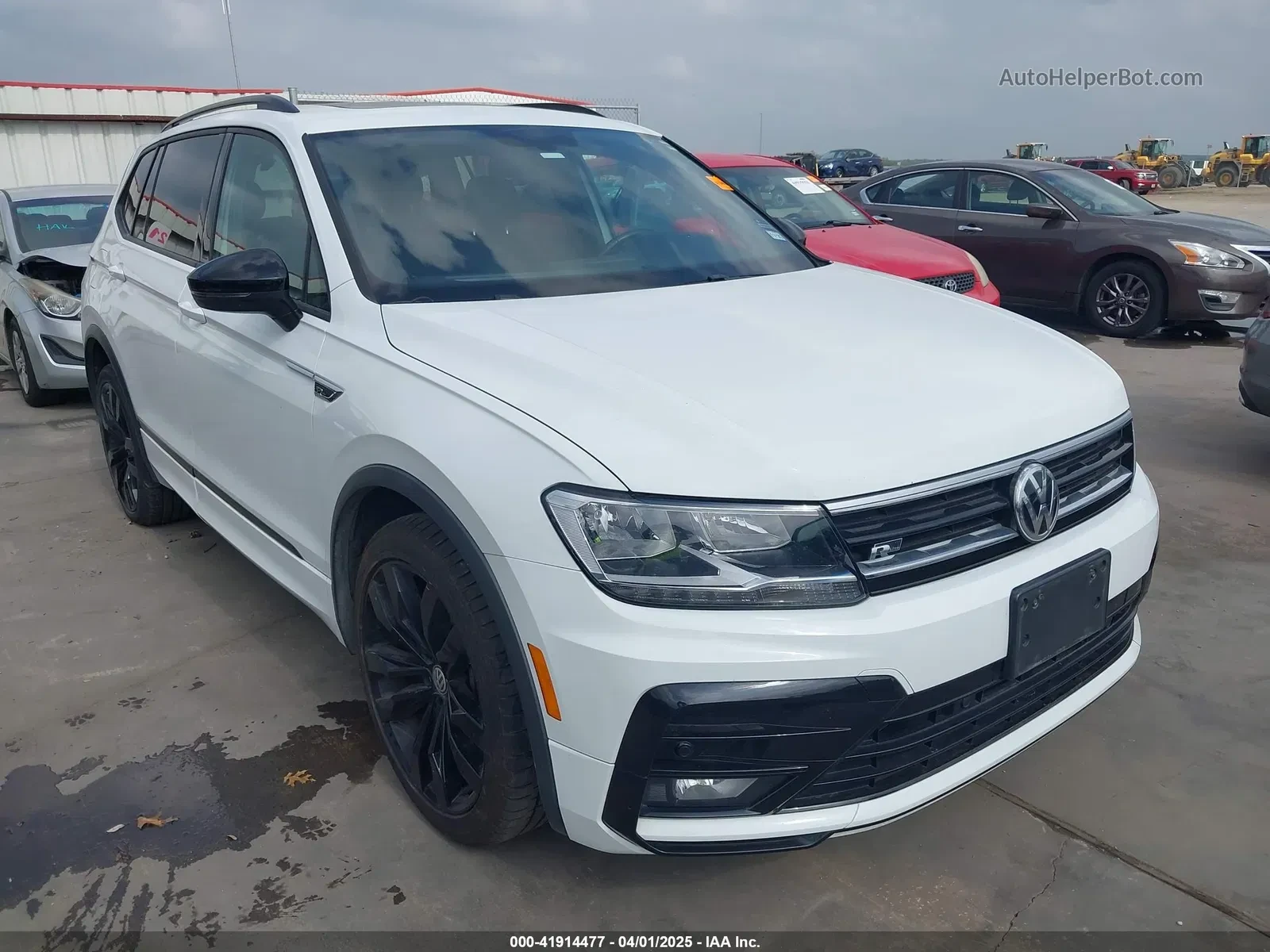 VW Tiguan 2.0T SE R-LINE - изображение 3