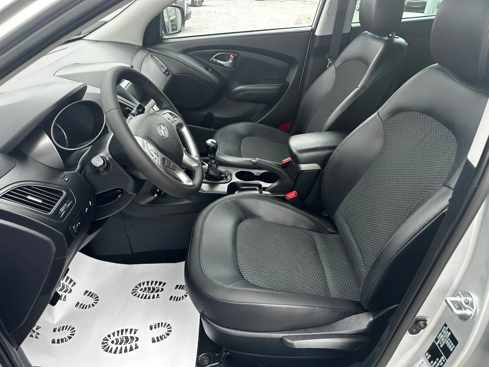 Hyundai IX35 1.6i-130000км-КАМЕРА-КОЖА-ПОДГРЕВ-FULL-NEW-TOP - изображение 8