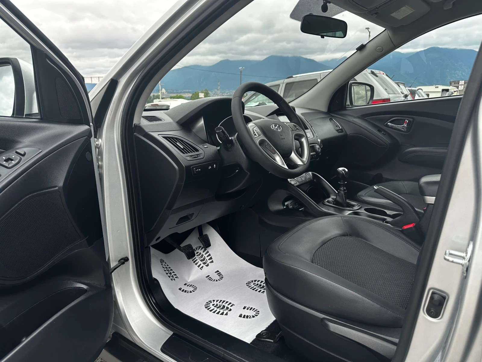Hyundai IX35 1.6i-130000км-КАМЕРА-КОЖА-ПОДГРЕВ-FULL-NEW-TOP - изображение 7