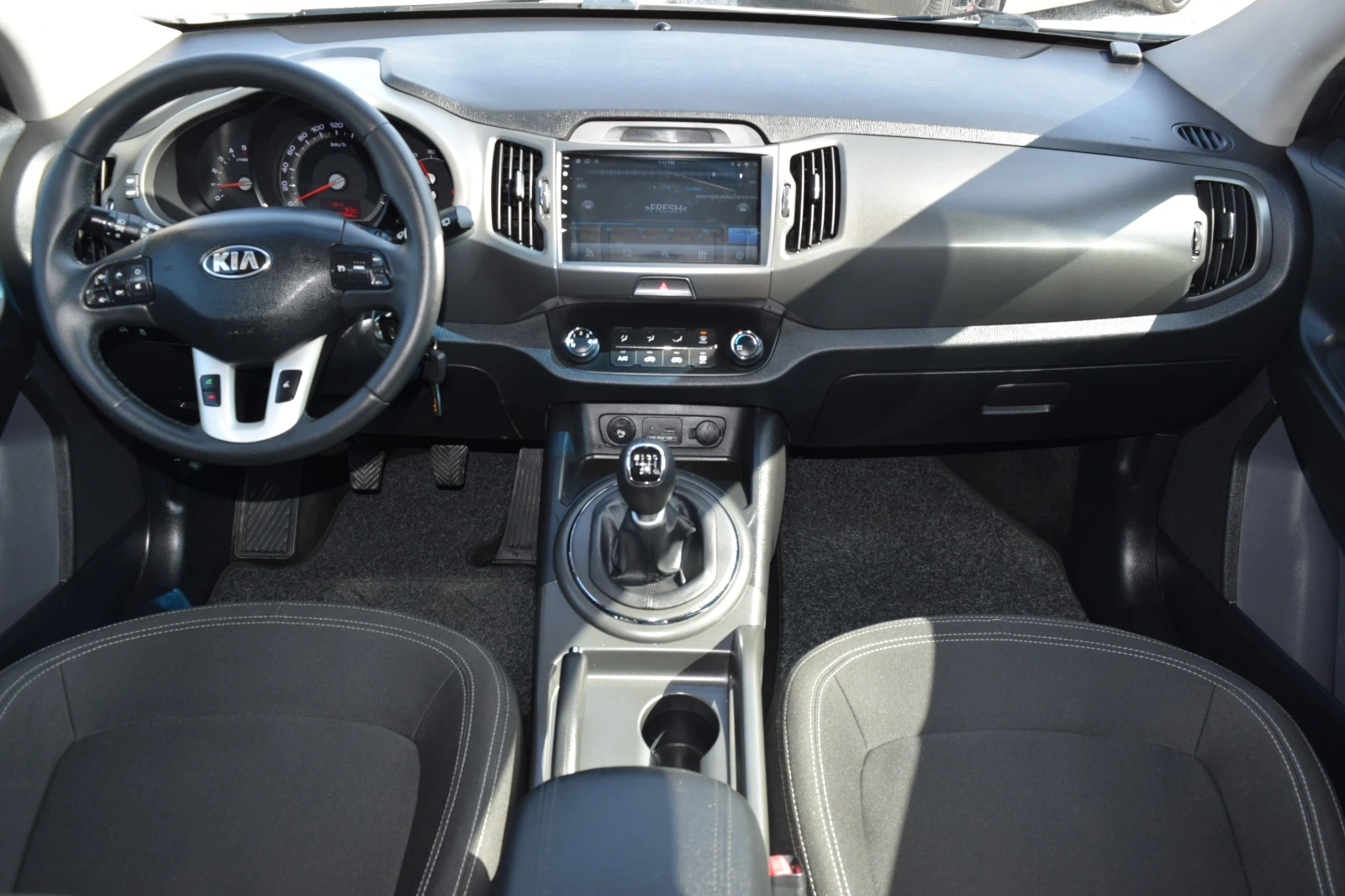 Kia Sportage 1, 7crdi* 116kc* Нави* Камера* Carplay, снимка 12 - Автомобили и джипове - 53815249
