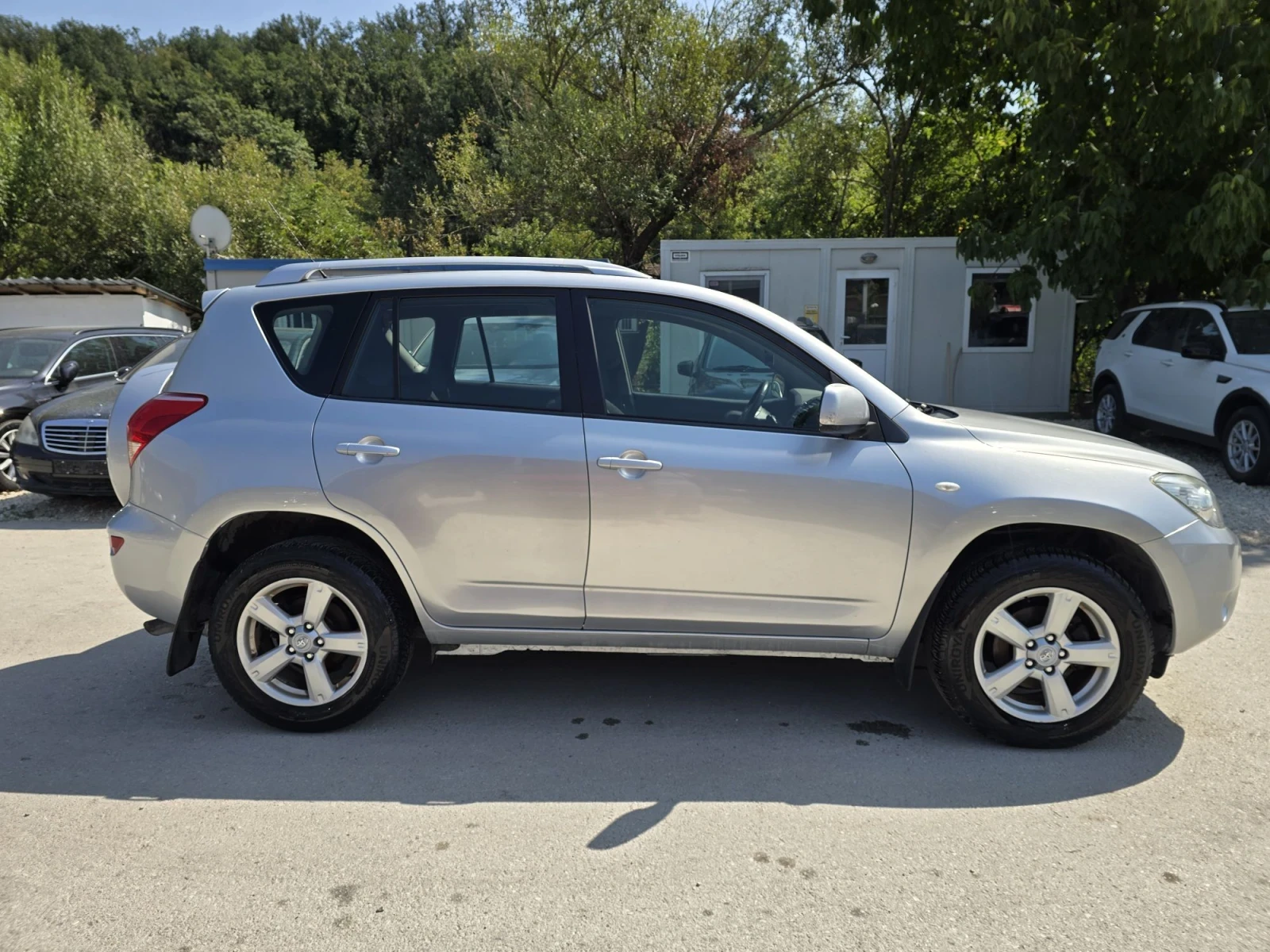 Toyota Rav4 2.2d - D4D - 136к.с., снимка 8 - Автомобили и джипове - 54139471