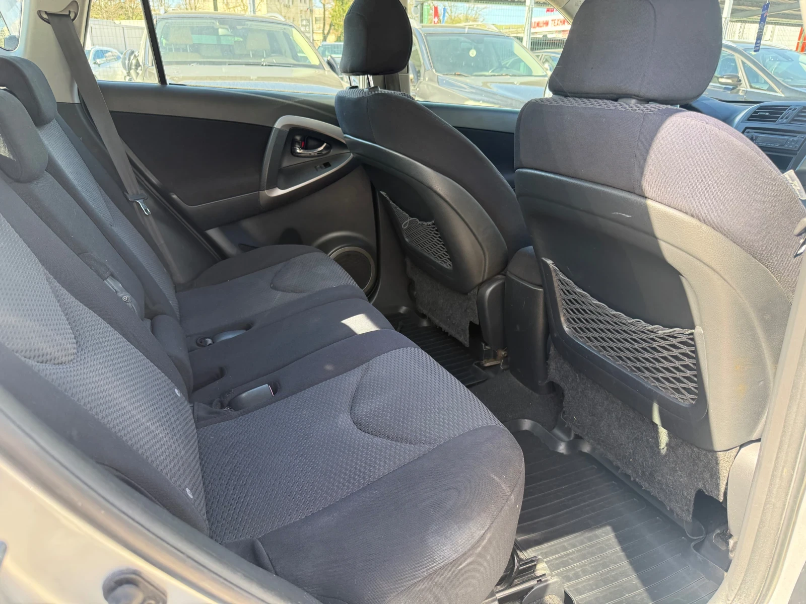 Toyota Rav4 2.2d - D4D - 136к.с., снимка 14 - Автомобили и джипове - 54139471