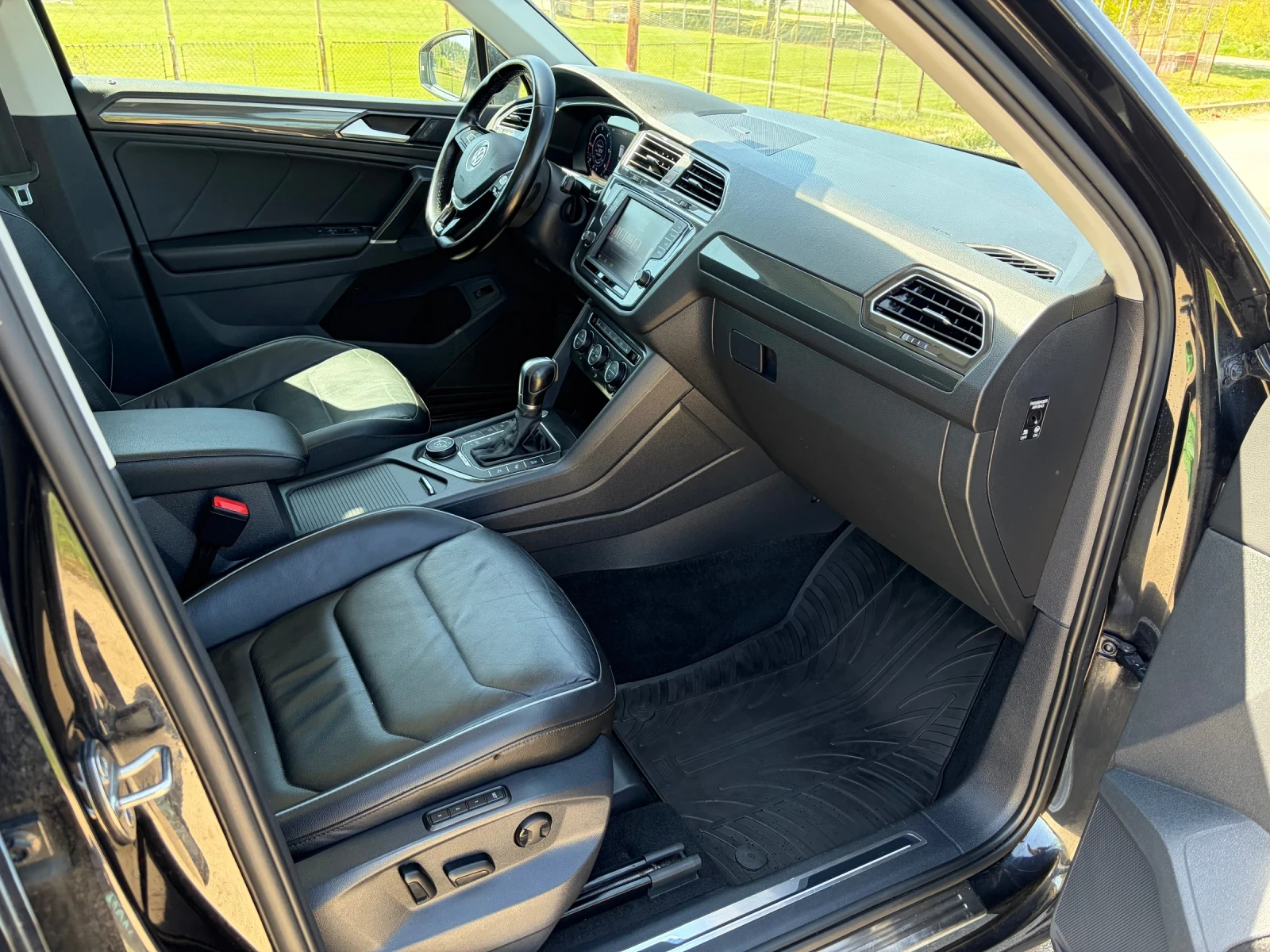 VW Tiguan Панорама Печка Дигитал !!!, снимка 7 - Автомобили и джипове - 54334137