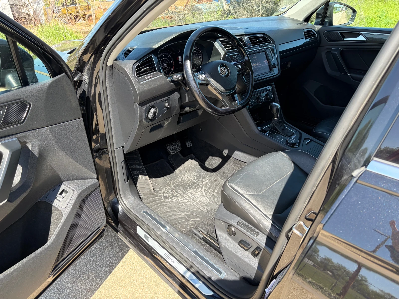 VW Tiguan Панорама Печка Дигитал !!!, снимка 9 - Автомобили и джипове - 54334137