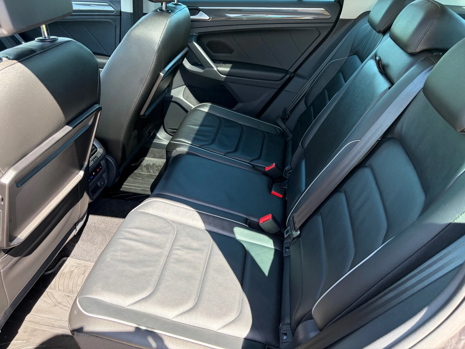 VW Tiguan Панорама Печка Дигитал !!!, снимка 13 - Автомобили и джипове - 54334137