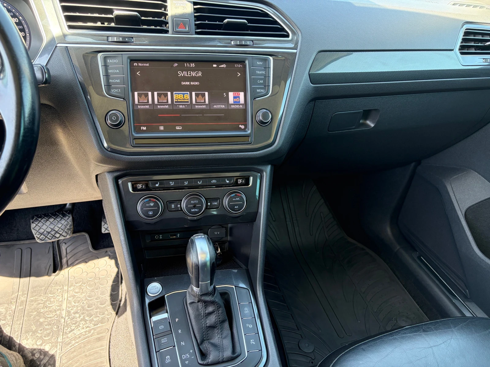 VW Tiguan Панорама Печка Дигитал !!!, снимка 10 - Автомобили и джипове - 54334137