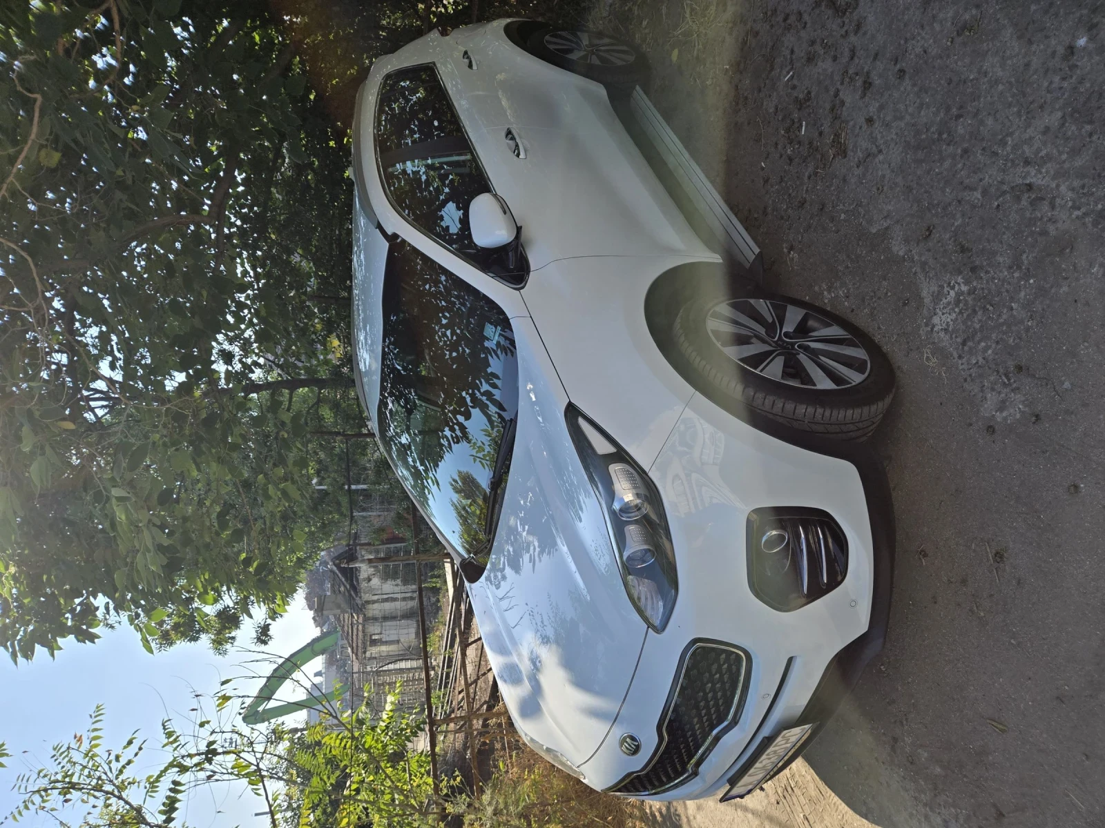 Kia Sportage, снимка 2 - Автомобили и джипове - 54770939