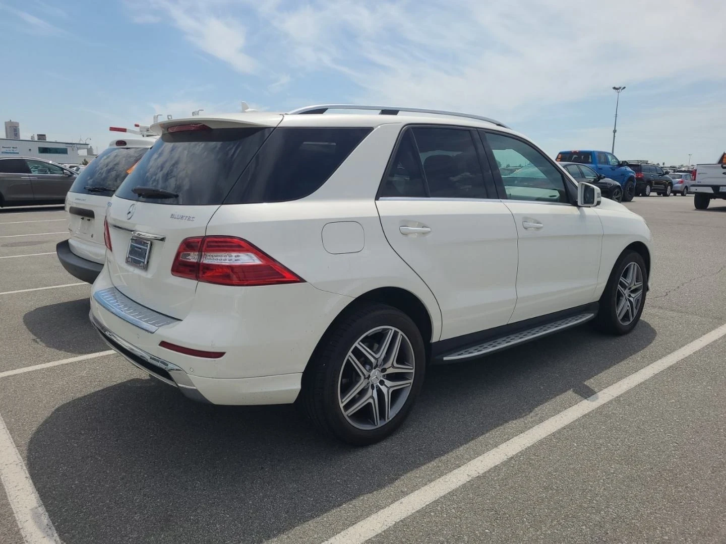 Mercedes-Benz ML 350 Amg-pkg* BLUETEC* Pano* Задна камера* Подгрев* , снимка 2 - Автомобили и джипове - 55049677