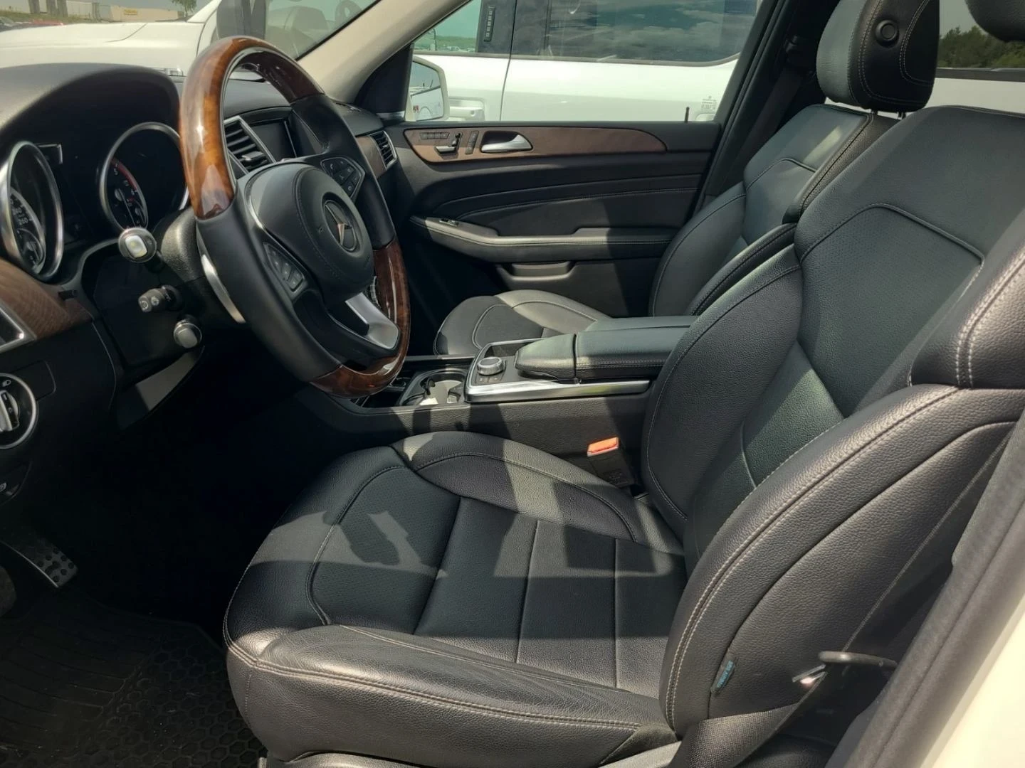 Mercedes-Benz ML 350 Amg-pkg* BLUETEC* Pano* Задна камера* Подгрев* , снимка 6 - Автомобили и джипове - 55049677