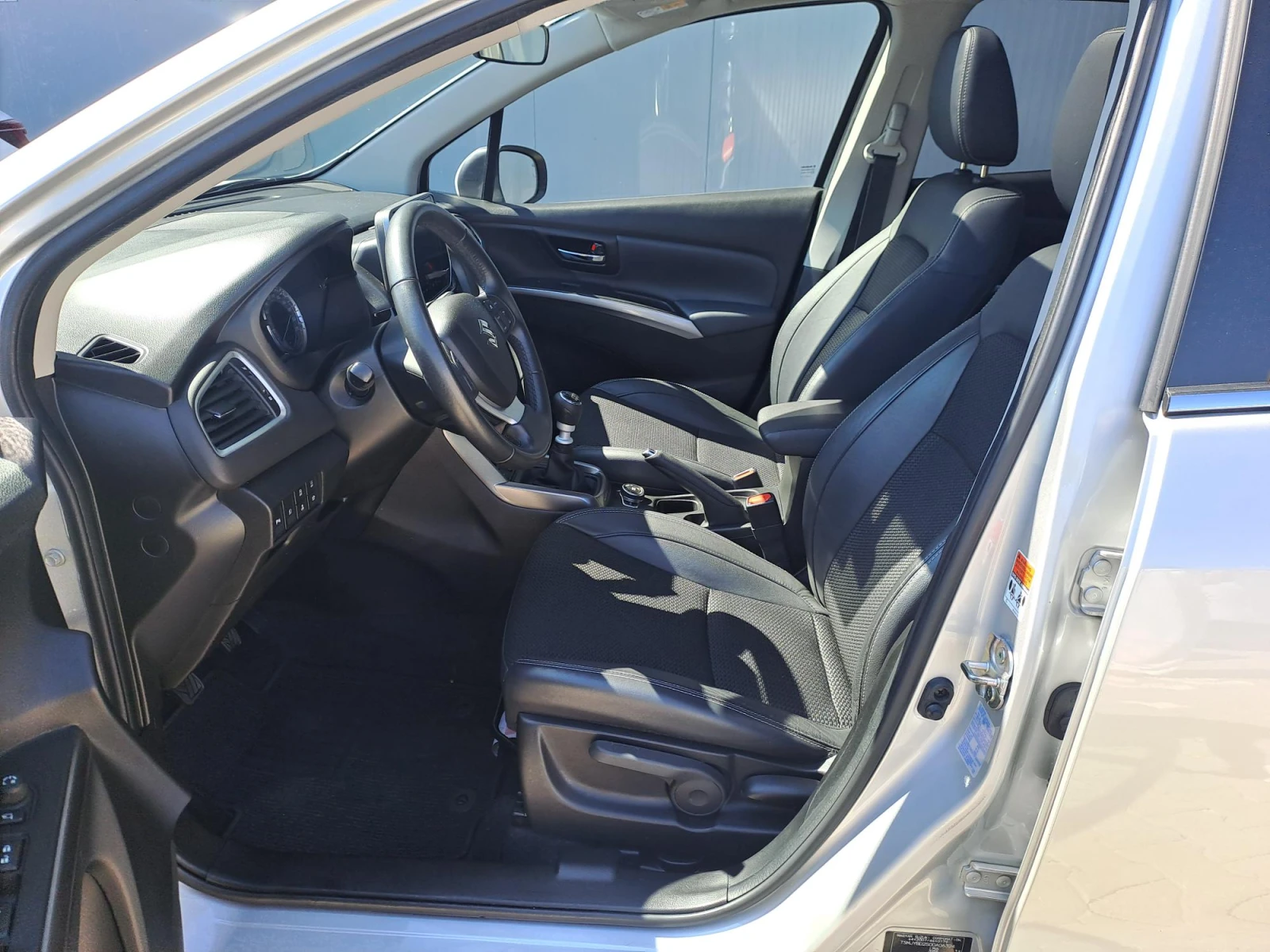 Suzuki SX4 S-Cross 1.4 GLX S/R 4X4  360 Camera, снимка 9 - Автомобили и джипове - 55380578