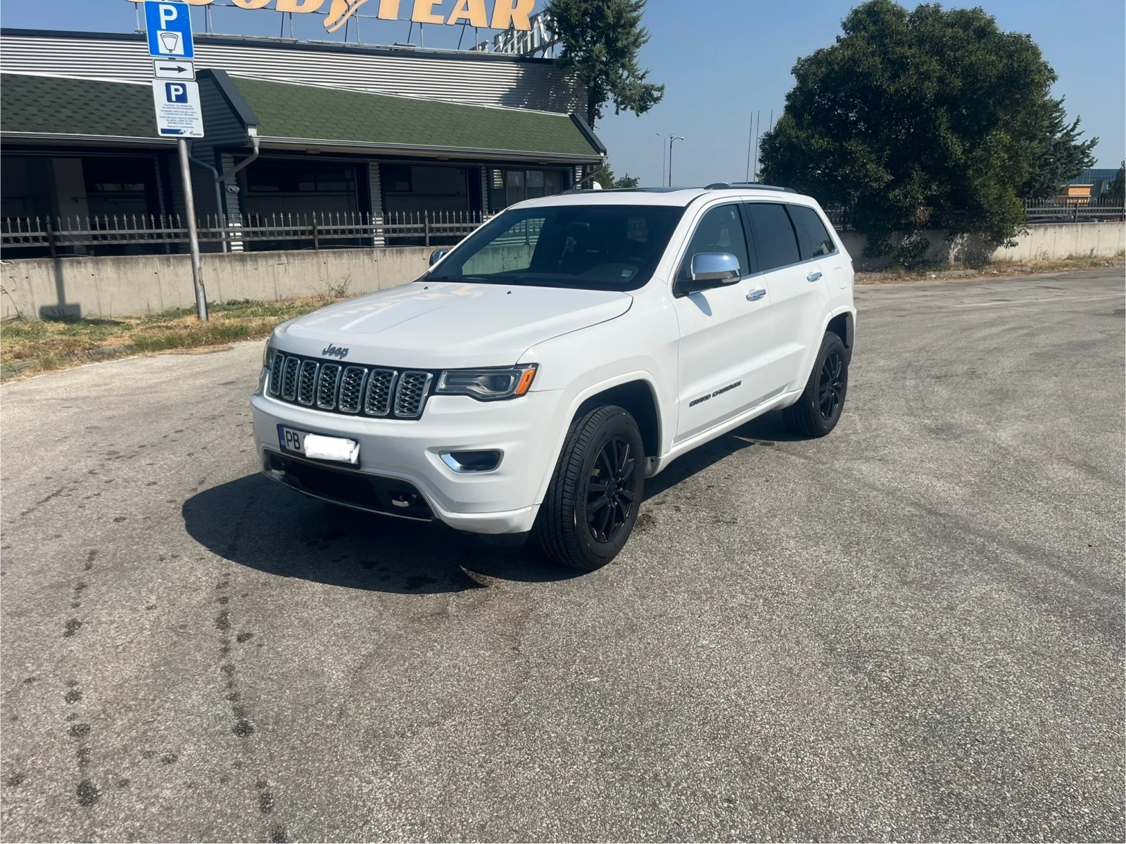 Jeep Grand cherokee Overland 3.6 2017, Алкантара, снимка 2 - Автомобили и джипове - 55800538
