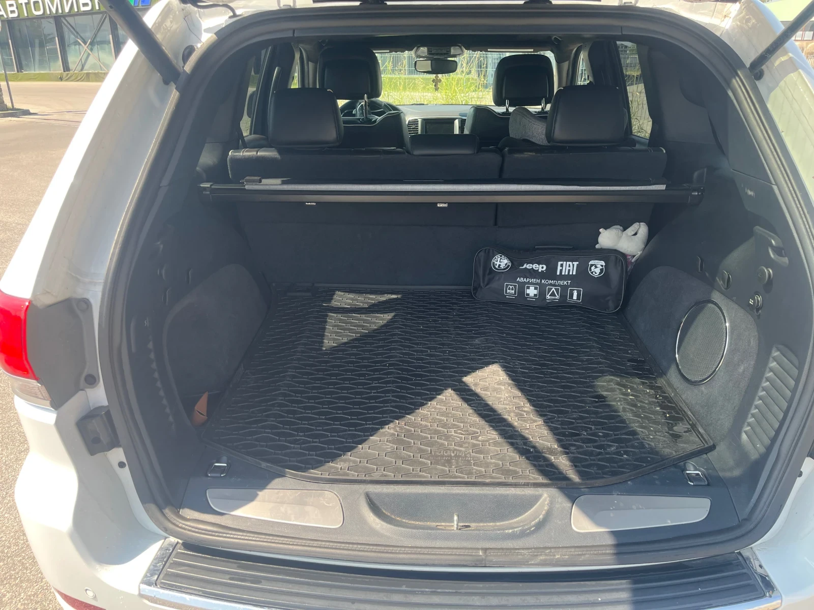 Jeep Grand cherokee Overland 3.6 2017, Алкантара, снимка 7 - Автомобили и джипове - 55800538