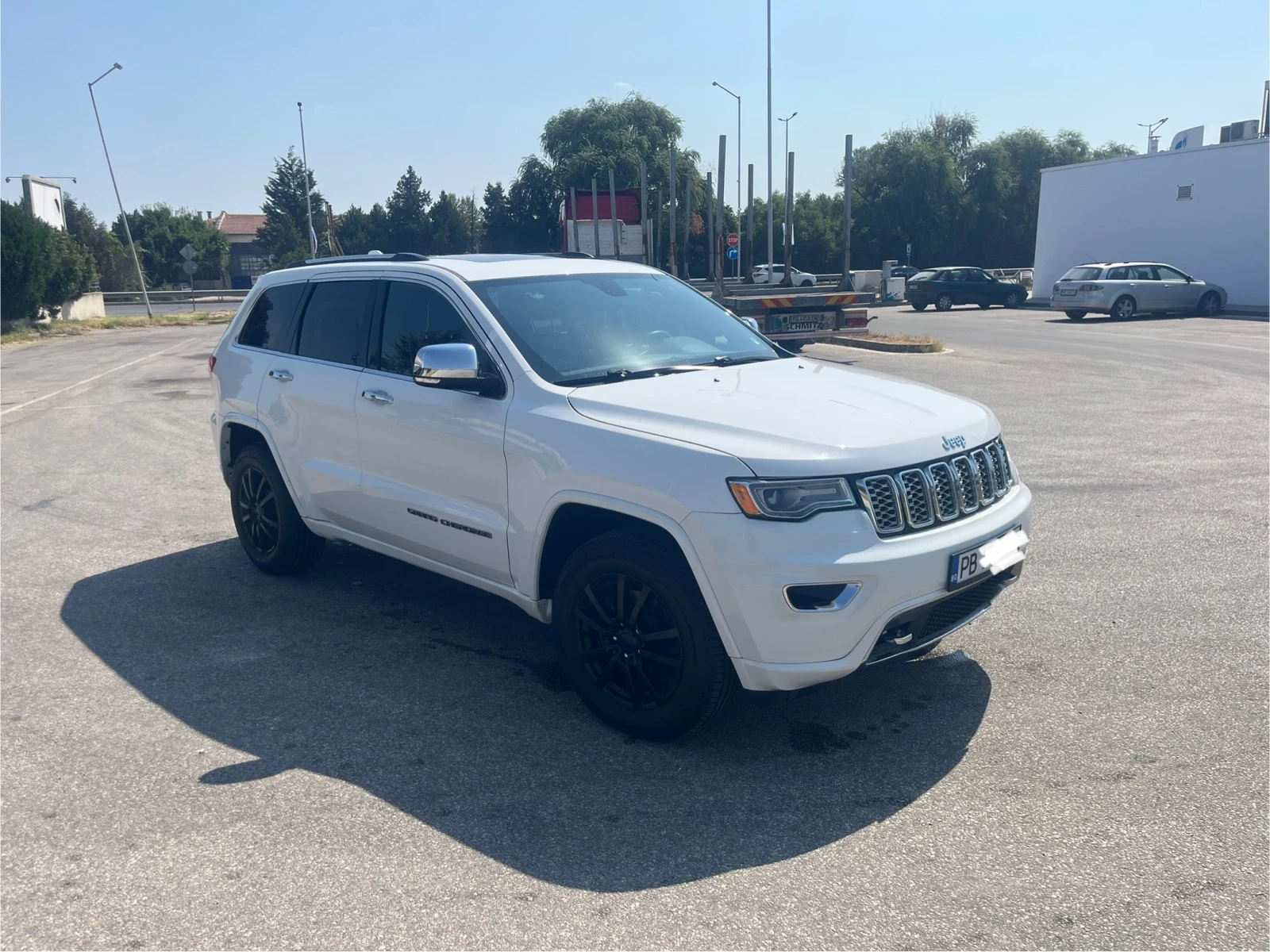 Jeep Grand cherokee Overland 3.6 2017, Алкантара, снимка 3 - Автомобили и джипове - 55800538