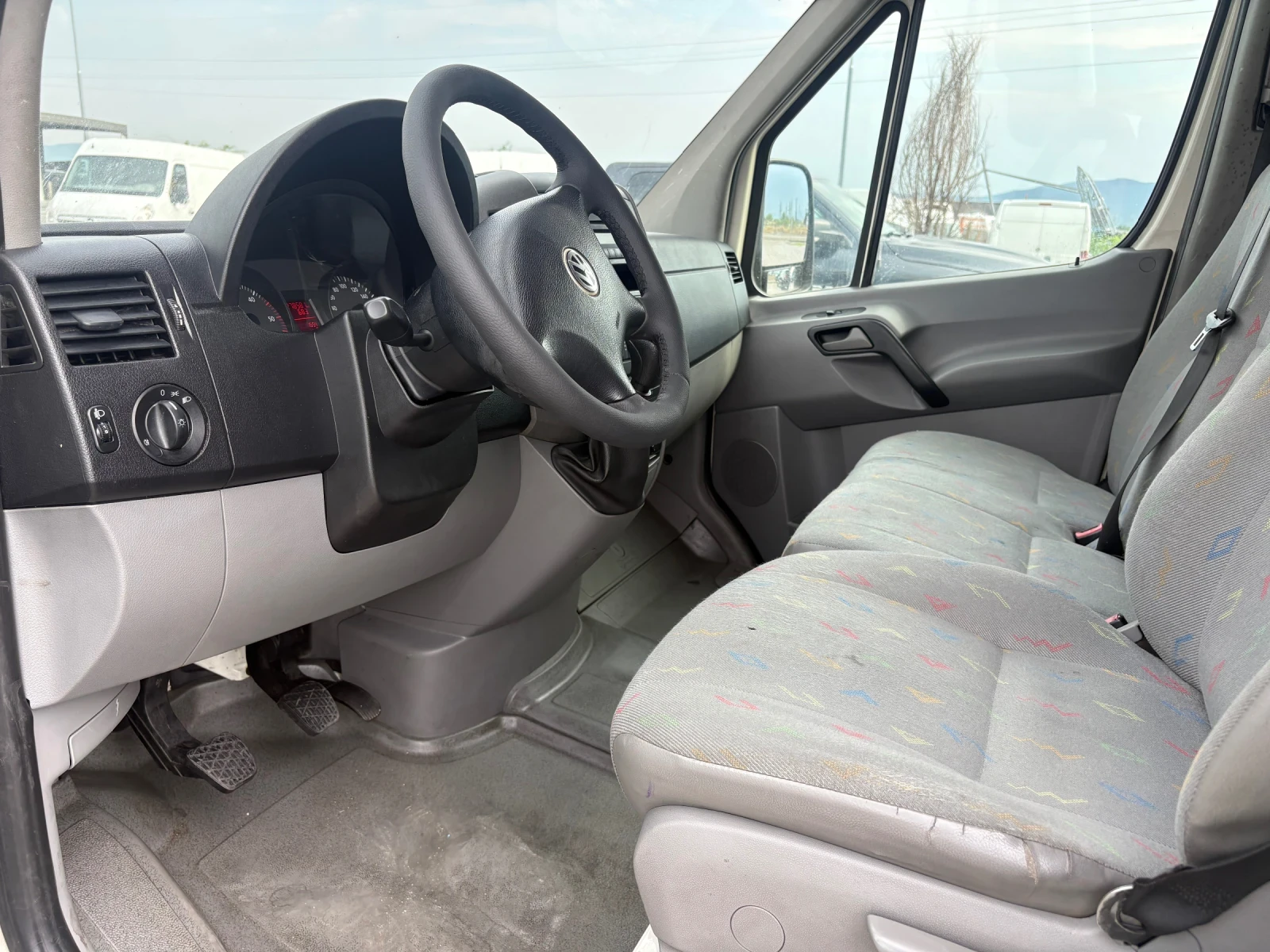 VW Crafter 2, 5 TDI, снимка 9 - Бусове и автобуси - 55145880