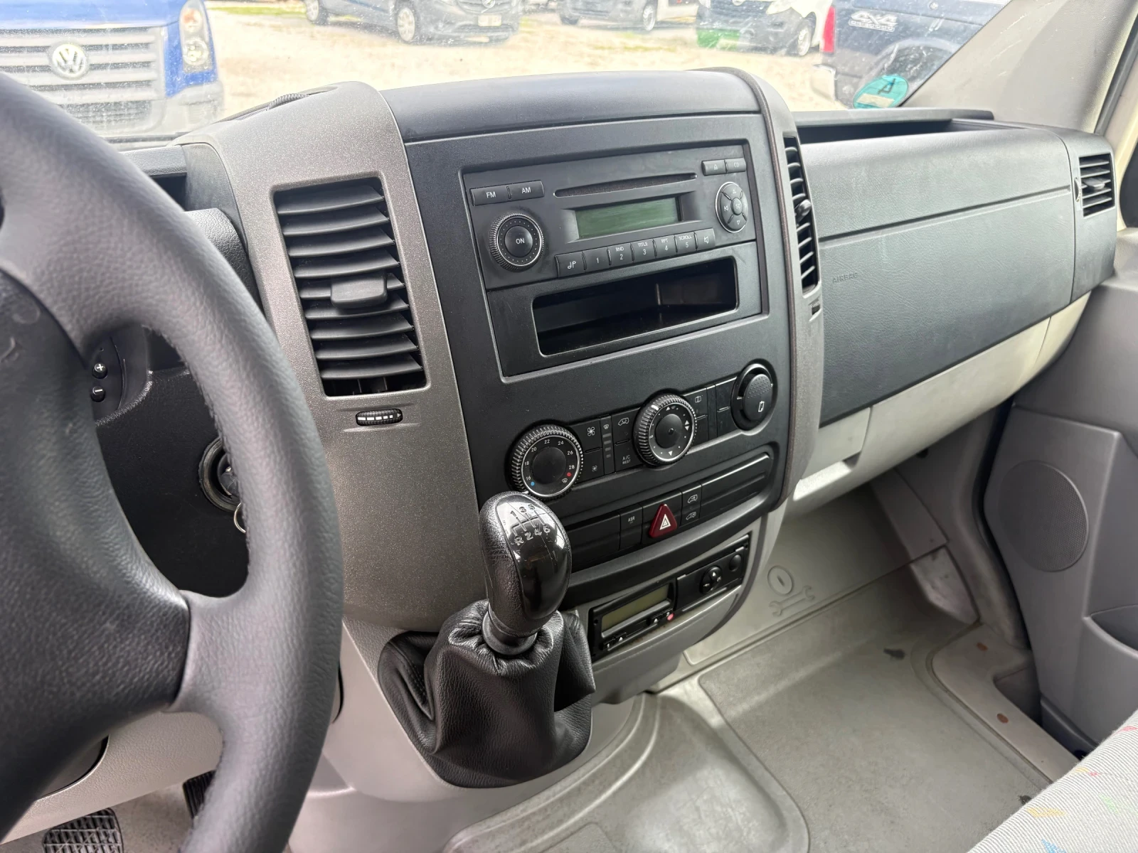 VW Crafter 2, 5 TDI, снимка 10 - Бусове и автобуси - 55145880