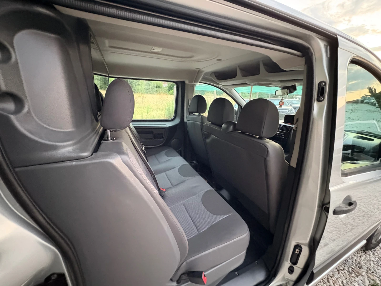 Citroen Jumpy 2.0 HDi 130 ps 2015 г Сервизна История, снимка 12 - Бусове и автобуси - 55676091