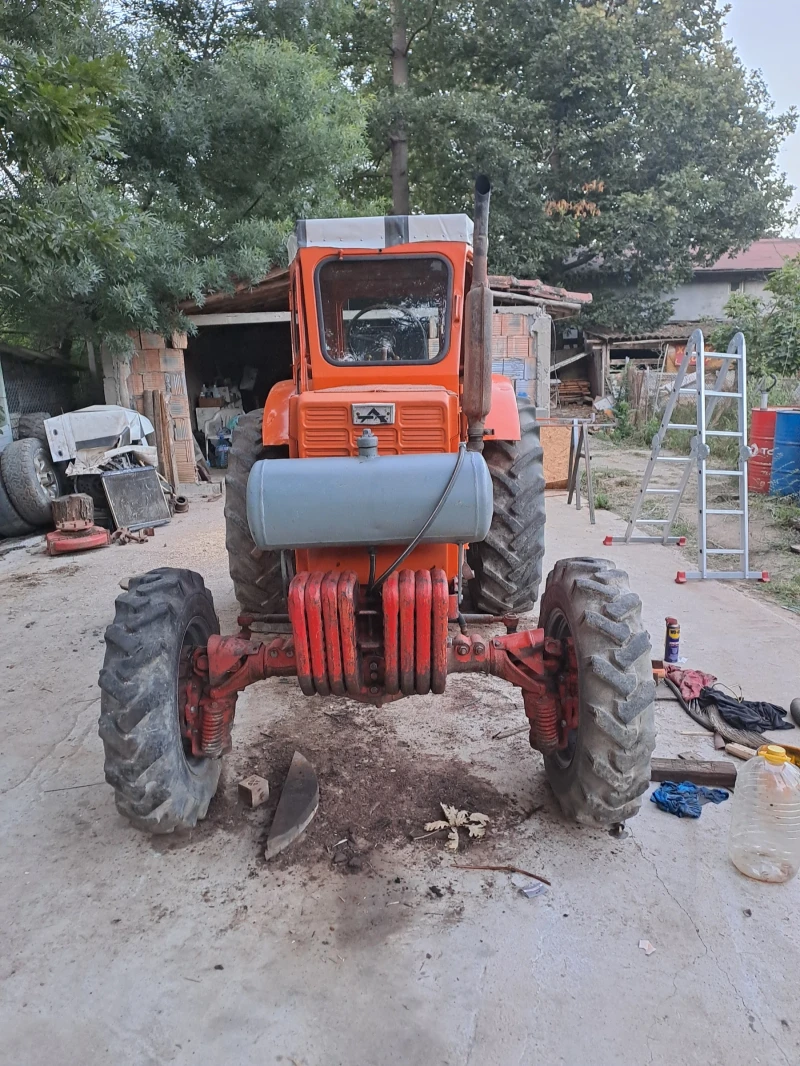 Специализирани машини Машини за дърводобив Т-40АН, снимка 1 - Селскостопанска техника - 48448191