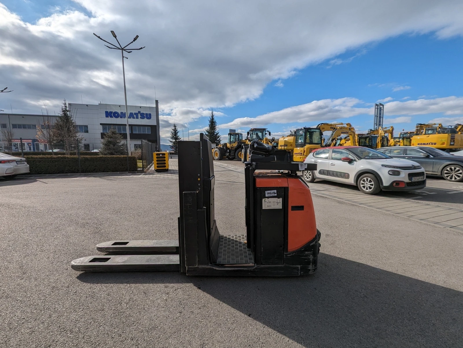 Електрокар Toyota, снимка 1